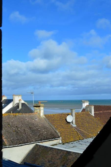 Le Joffre - Studio Sur La Digue En Centre Ville Arromanches-les-Bains Exteriör bild