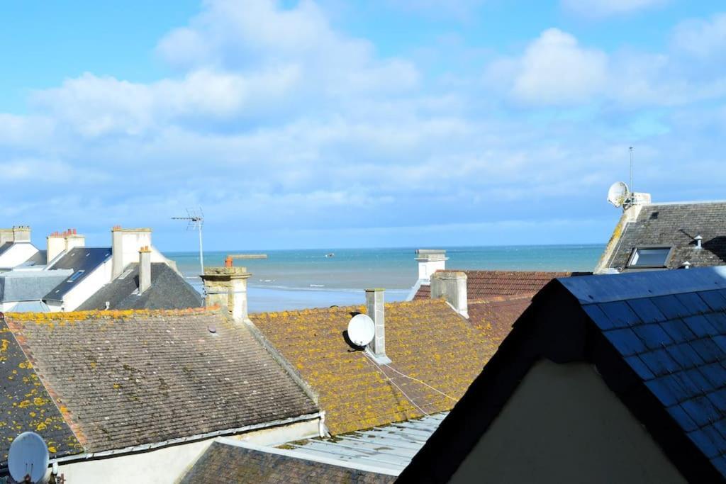 Le Joffre - Studio Sur La Digue En Centre Ville Arromanches-les-Bains Exteriör bild