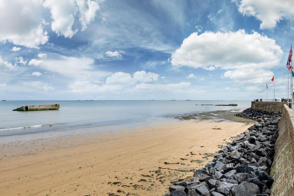 Le Joffre - Studio Sur La Digue En Centre Ville Arromanches-les-Bains Exteriör bild